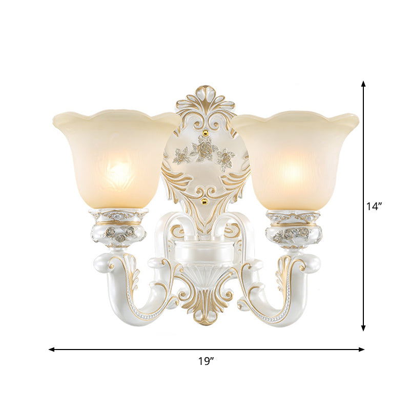 Vivolux | 1/2-Birnen Scalloped-Trim Glockenwandlampe Traditionell Weiß-Gold Mattglas Wandmontagebeleuchtung