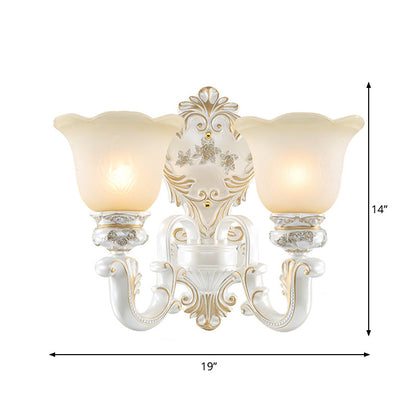 Vivolux | 1/2-Birnen Scalloped-Trim Glockenwandlampe Traditionell Weiß-Gold Mattglas Wandmontagebeleuchtung