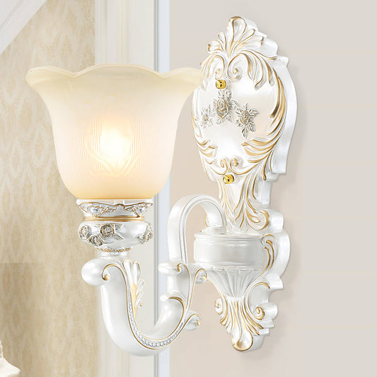 Vivolux | 1/2-Birnen Scalloped-Trim Glockenwandlampe Traditionell Weiß-Gold Mattglas Wandmontagebeleuchtung