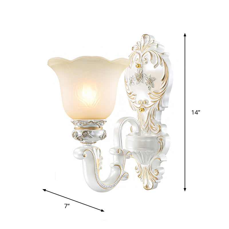 Vivolux | 1/2-Birnen Scalloped-Trim Glockenwandlampe Traditionell Weiß-Gold Mattglas Wandmontagebeleuchtung