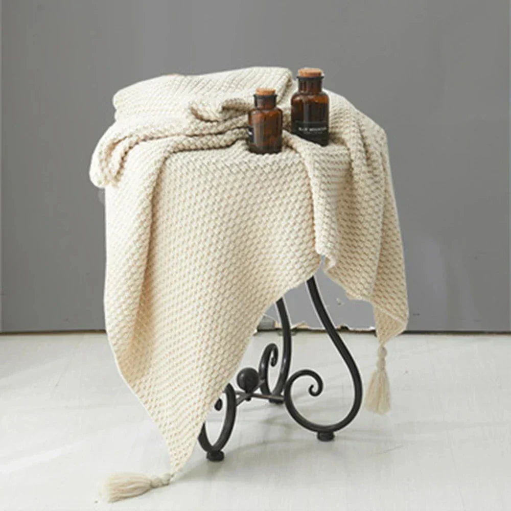 Vivolux | Gestrickte Wolldecke mit Quasten - NordicCozy