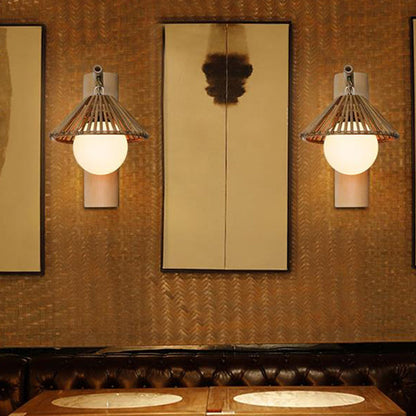 Vivolux | Bamboe Conen Wandmontage Licht Aziatische Stijl 1-Licht Bruine Wandlamp met Witte Glazen Bol Schaduw
