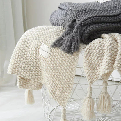 Vivolux | Gestrickte Wolldecke mit Quasten - NordicCozy