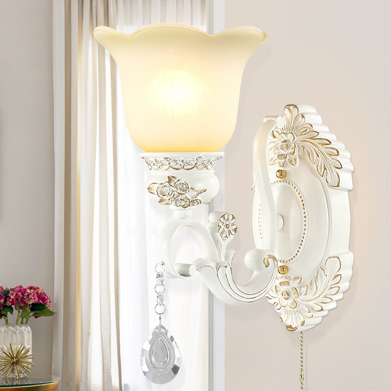 Vivolux | Witte Gehoekte Wandverlichting Traditionele Ivoor Glazen 1/2-Bulb Eetkamer Wandlamp Lichtarmatuur