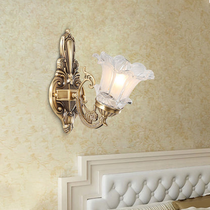 Vivolux | 1/2-Head Floral Wandlamp Vintage Messing Duidelijk Gevlokt Glas Gebogen Arm Wandlamp Verlichting voor Woonkamer