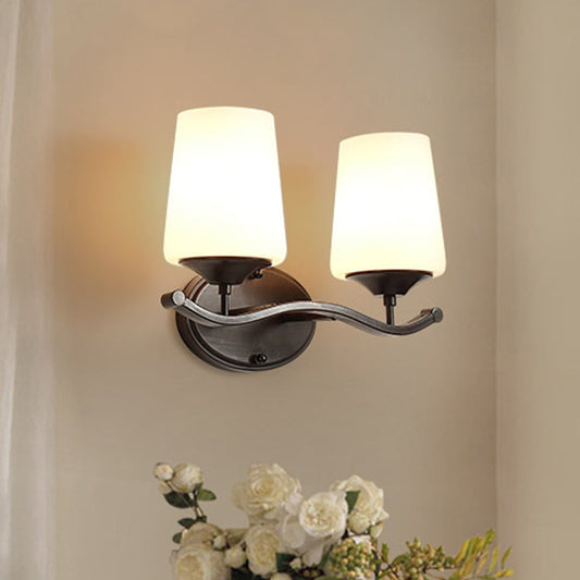 Vivolux | 2/3-Lampe Elfenbein Glas Vanity Beleuchtung Traditionelle schwarze konische Schlafzimmer Wandbeleuchtung mit Eisen Wellenarm