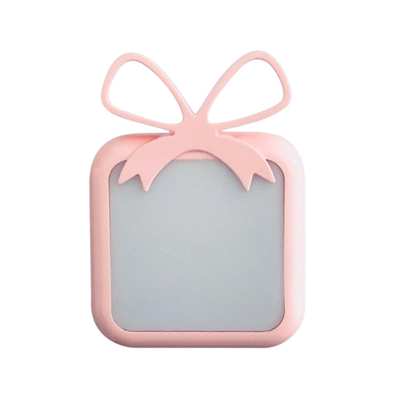 Vivolux | Gift-Shape Licht-Sensing Nachtlicht Kids Plastic Blauw/Roze Plug-in LED Wandverlichting voor Slaapkamer