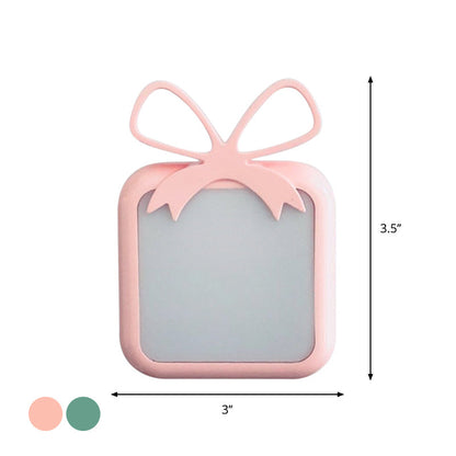 Vivolux | Gift-Shape Licht-Sensing Nachtlicht Kids Plastic Blauw/Roze Plug-in LED Wandverlichting voor Slaapkamer