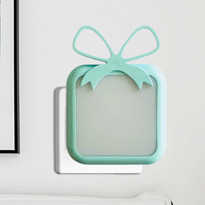 Vivolux | Gift-Shape Licht-Sensing Nachtlicht Kids Plastic Blauw/Roze Plug-in LED Wandverlichting voor Slaapkamer