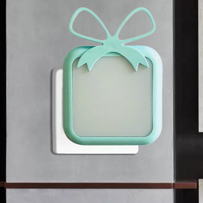 Vivolux | Gift-Shape Licht-Sensing Nachtlicht Kids Plastic Blauw/Roze Plug-in LED Wandverlichting voor Slaapkamer