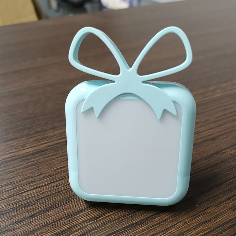 Vivolux | Gift-Shape Licht-Sensing Nachtlicht Kids Plastic Blauw/Roze Plug-in LED Wandverlichting voor Slaapkamer