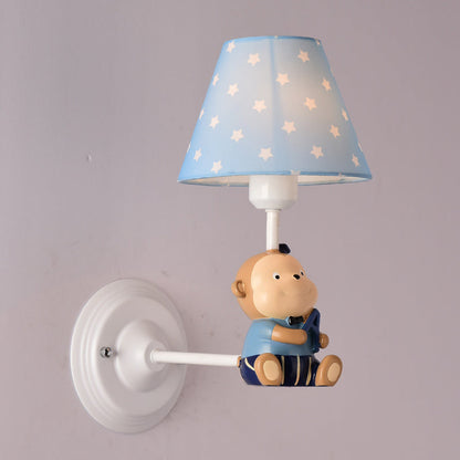 Vivolux | Cone Kids Bedside Wandlamp Geëmonteerd Stof 1 Licht Cartoon Wandlamp Ideeën in Blauw/Rood met Kleine Beer Decor