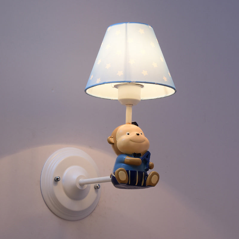 Vivolux | Cone Kids Bedside Wandlamp Geëmonteerd Stof 1 Licht Cartoon Wandlamp Ideeën in Blauw/Rood met Kleine Beer Decor