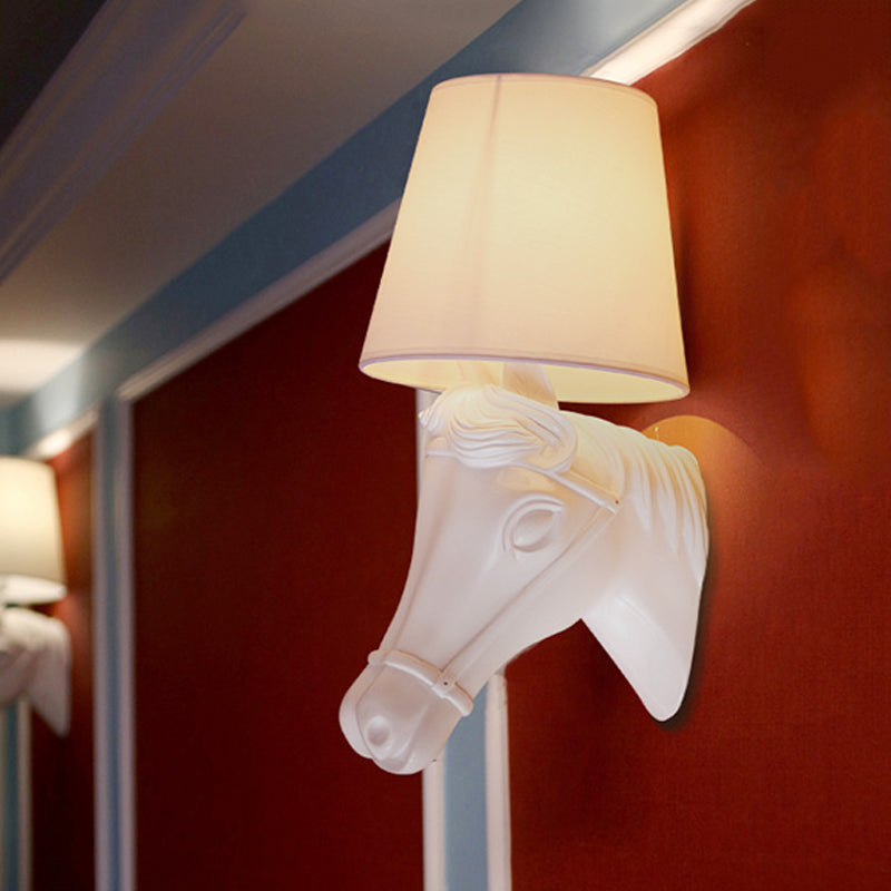 Vivolux | Antieke Vaten Wandlamp 1 Lampstof Wandlamp Schaduw in Wit met Hars Paardenhoofd Ontwerp