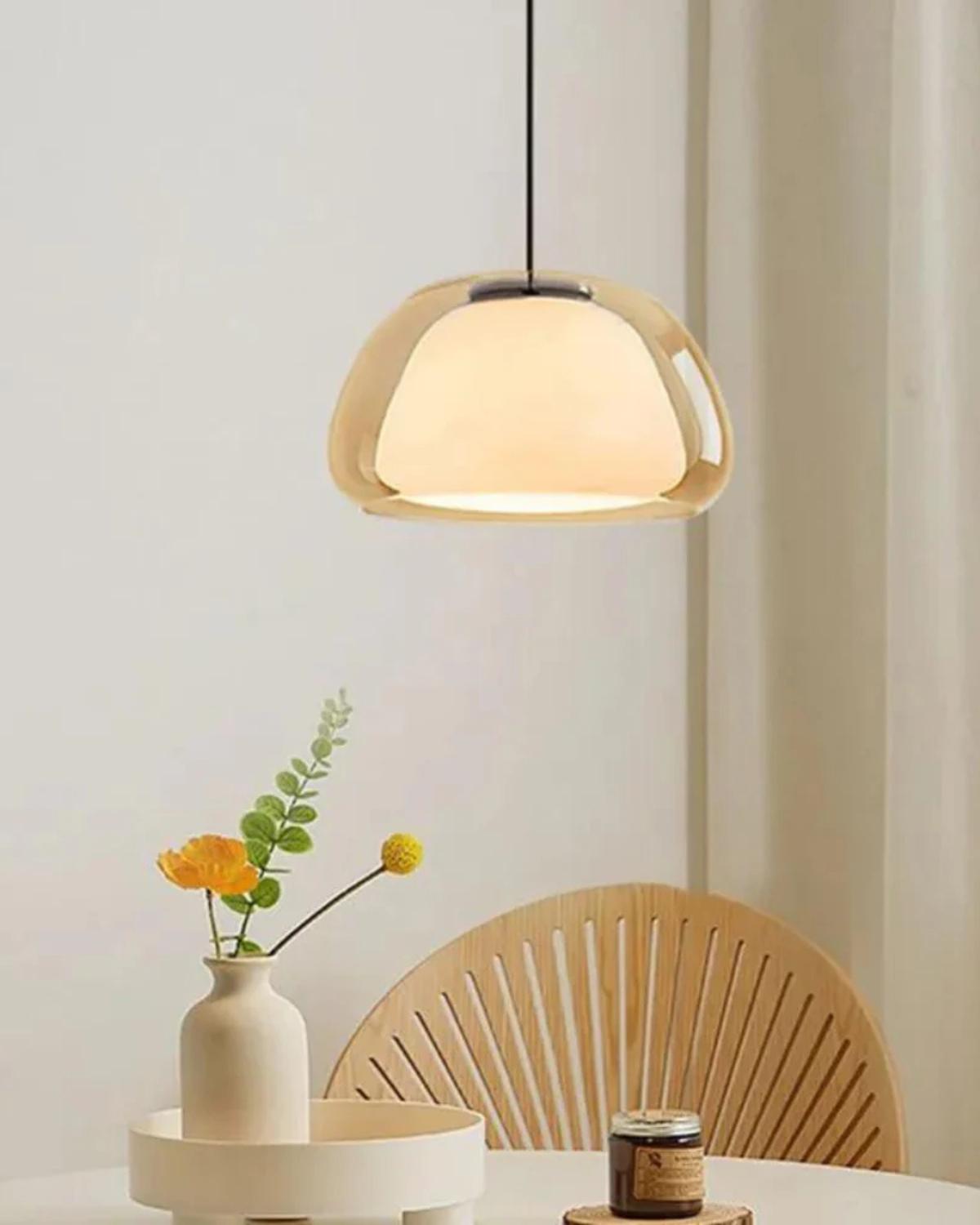 Vivolux | Elegante Lampe in Form einer Glaskuppel mit Kristallakzent