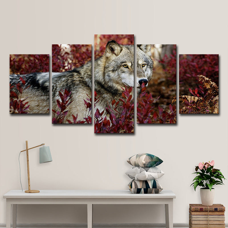 Vivolux | Wolf in Bushes Canvas Print Rood und Grau Moderne Stil Wanddekoration für Wohnzimmer