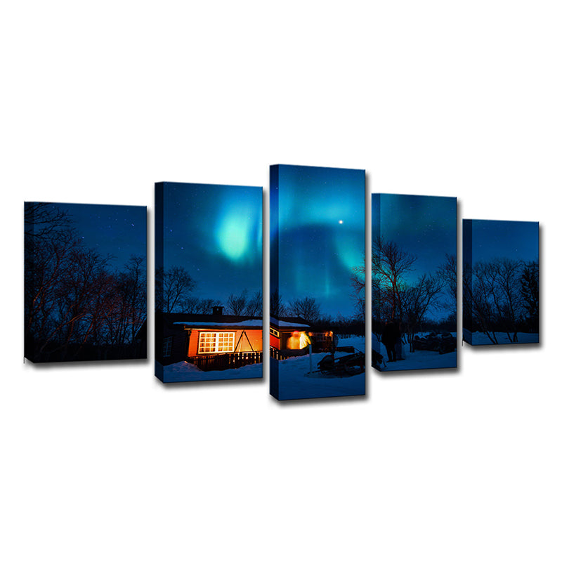 Vivolux | Fotografie Moderne Wandkunst Decor met Nacht Cabine en Poollicht Landschap in Donkerblauw
