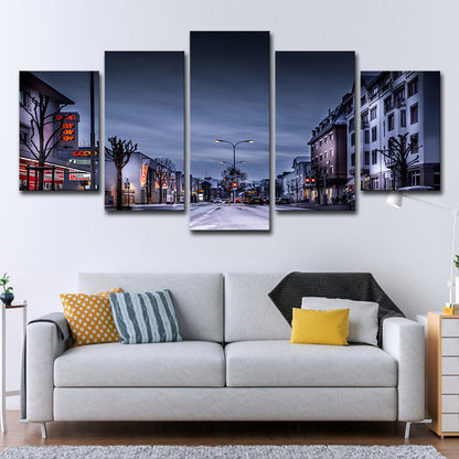 Vivolux | Winter City Street Leinwandkunst Zeitgenössische Mehrteilige Wanddekoration in Dunkelblau