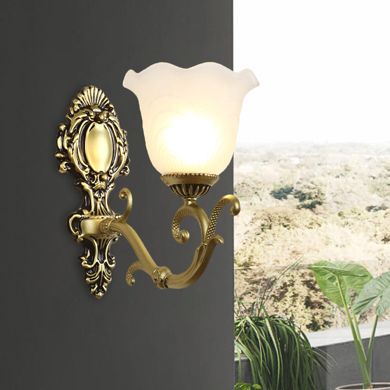Vivolux | 1 Licht Bloom Wandlamp Vintage Messing/Beige Frosted Geribbeld Glas Wandverlichting met Gebogen Arm