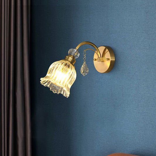 Vivolux | Warehouse Flower Wandlamp 1-Lamp Helder Geribbelde Glazen Wandgemonteerde Lamp met Kristal Druppel Decor in Messing
