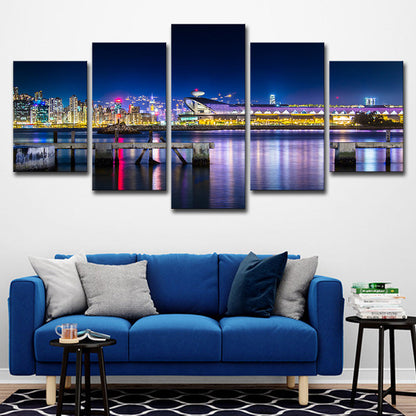 Vivolux | Foto-geprinte stedelijke canvas kunst met nachtlandschap van Kai Tak Cruise Terminal in blauw