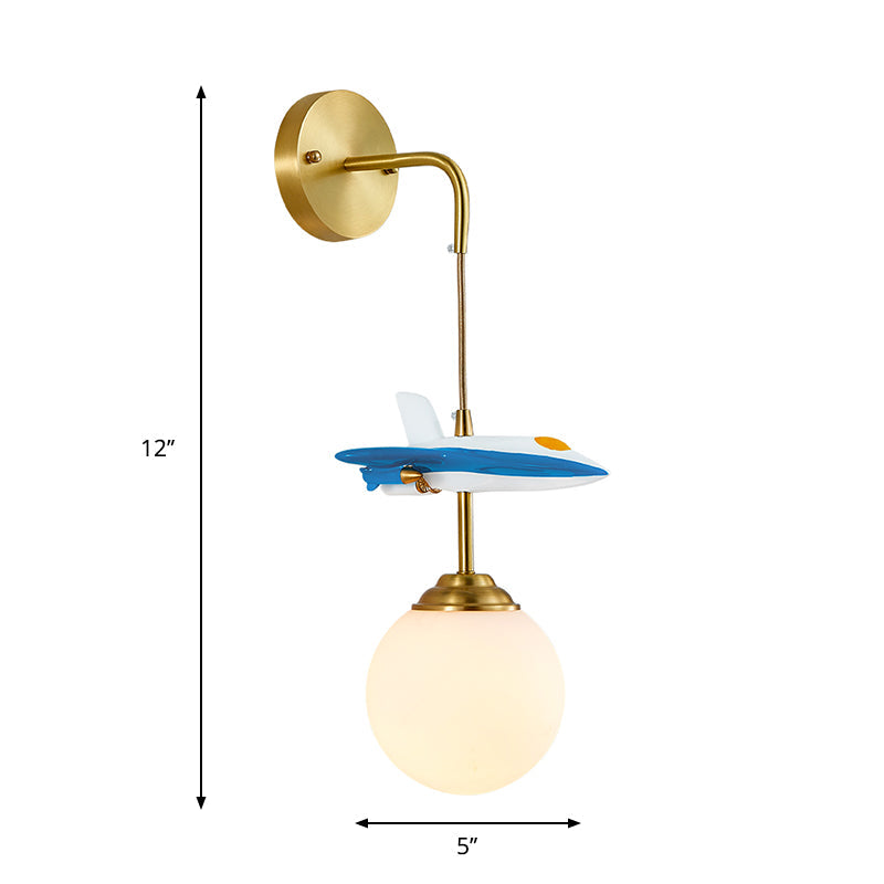 Vivolux | Weiße Glas Globe Wandbeleuchtung Cartoon 1-Licht Wandlampe mit Plane Dekor aus Messing