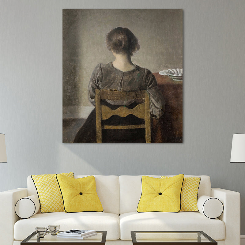 Vivolux | Hammershoi Frau Rückseite Leinwand Kunst Traditionelle Texturierte Oberfläche Wanddekoration in Dunkler Farbe