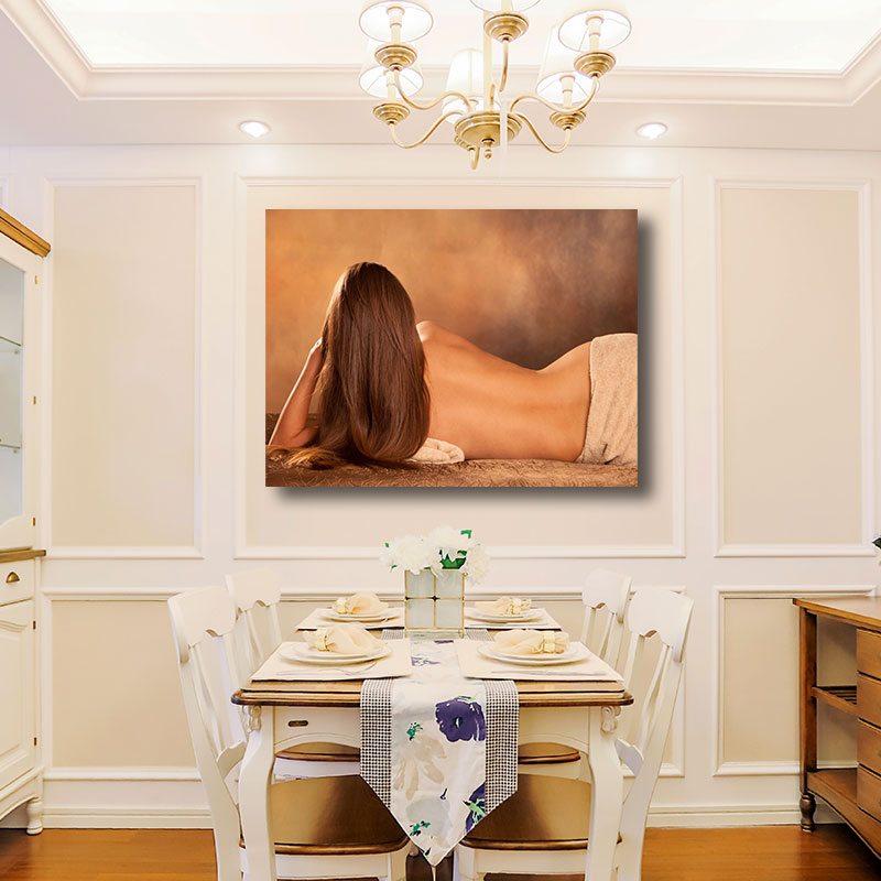 Vivolux | Fotografische Print Minimalisme Canvas Kunst Liggende Schoonheid in Geel voor Slaapkamer