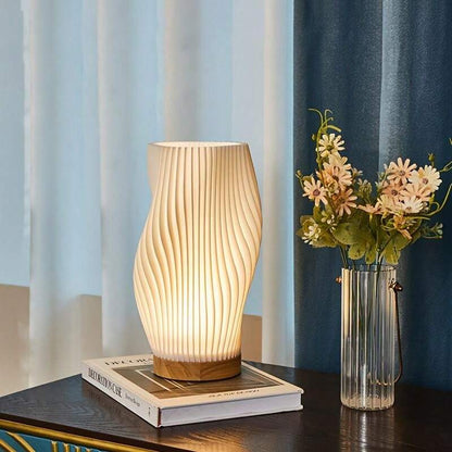 Vivolux | USB-Driven & Elegante Wellen-Design Tischlampe | WaveGlow