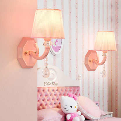 Vivolux | Stofffaltete Kegelleuchte mit klarem Kristall für das Mädchenzimmer Kinder Wandleuchte in pinker Ausführung