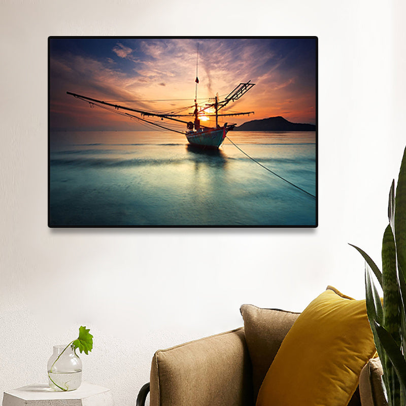 Vivolux | Sunset Glow Zeilboot Canvas Print Moderne Poëtische Zeegezicht Wandkunst in Blauw voor Thuis
