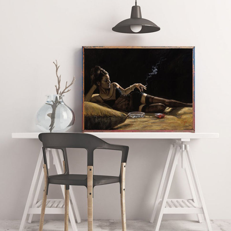 Vivolux | Liegendes Mädchen Leinwanddruck für das Mädchenzimmer in Braun, mehrere Größen erhältlich