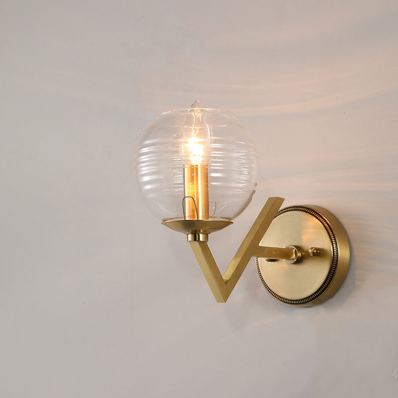 Vivolux | Globale klare gerippte Glaswandlampe Kolonialismus 1/2-Kopf Flur Wandlicht in Gold mit V-förmigem Metallarm