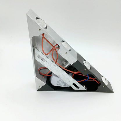 Vivolux | TriLumina Prisma LED Wandleuchte | Kreatives Pyramidendesign | Aluminium & Acryl | Farbige Lichtoptionen