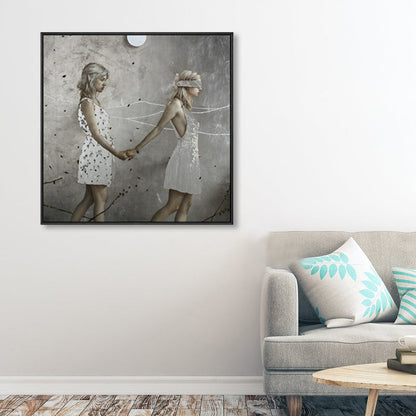 Vivolux | Surrealismus Gehende Maid Leinwand Kunstmalerei Charakter Sanfte Farbe Galerie Wanddeko