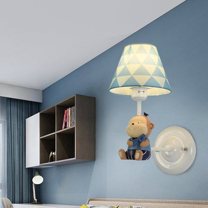 Vivolux | Resin Monkey Wandlamp met stoffen lampenkap Enkele lampenkap Dieren wandlamp in blauw voor slaapkamer