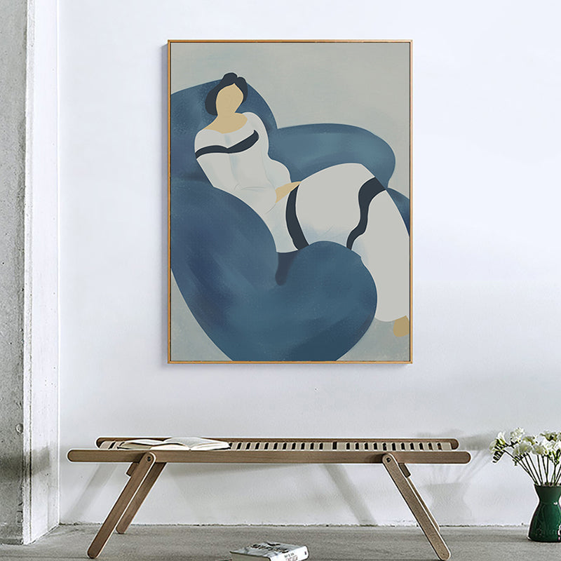 Vivolux | Illustration Nordic Canvas Wandkunst mit Frau auf dem Sofa Muster in Blau für Raum