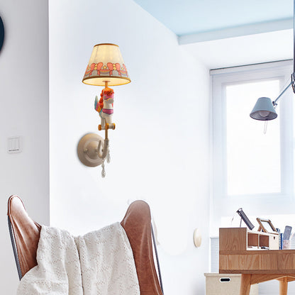Vivolux | Cartoon Cone Wandlampe Fixture mit Einhorn Dekoration 1 Kopf Harz Wandleuchte in Gelb und Blau/Gelb und Pink/Gelb und Rot/Gelb und Weiß für Mädchen Schlafzimmer