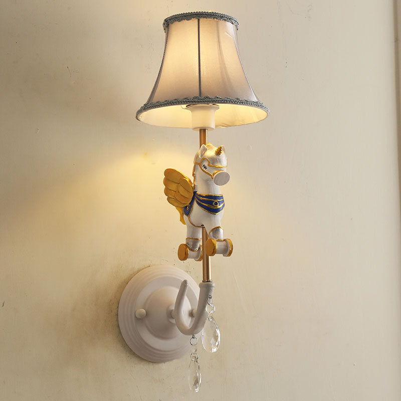 Vivolux | Cartoon Cone Wandlampe Fixture mit Einhorn Dekoration 1 Kopf Harz Wandleuchte in Gelb und Blau/Gelb und Pink/Gelb und Rot/Gelb und Weiß für Mädchen Schlafzimmer