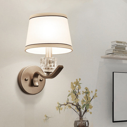 Vivolux | Stof Witte Muurbeugel Lamp Frustum Vormige 1 Gloeilamp Minimalistische Muurlicht Kit met Kralen Ornament