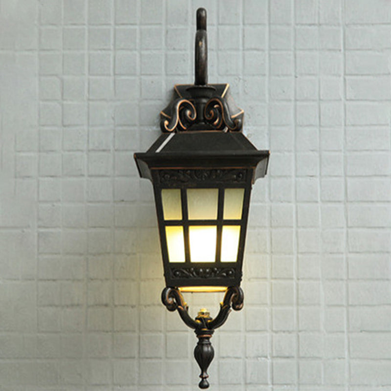 Vivolux | Vintage Lantern Wandleuchte Einfache Mattweiße Glas Außenmontage mit Scrollarm in Schwarz
