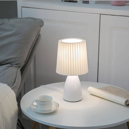 Vivolux | Skandinavische Retro-Tischlampe mit plissiertem Schirm und Glassockel