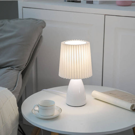 Vivolux | Skandinavische Retro-Tischlampe mit plissiertem Schirm und Glassockel
