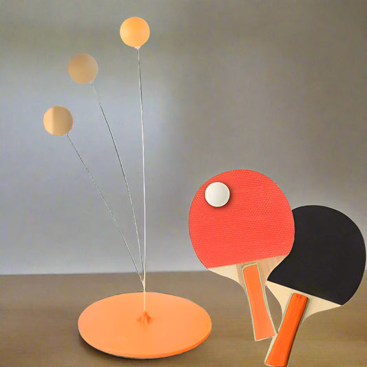 Tischtennistrainer-Eine Person kann auch Tischtennis spielen