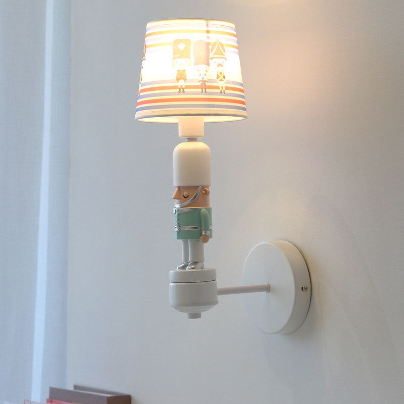 Vivolux | Soldat Schlafzimmer Wandleuchte mit konisch geformtem Schirm Stoff 1 Kopf Amerikanischer Stil Wandlampe