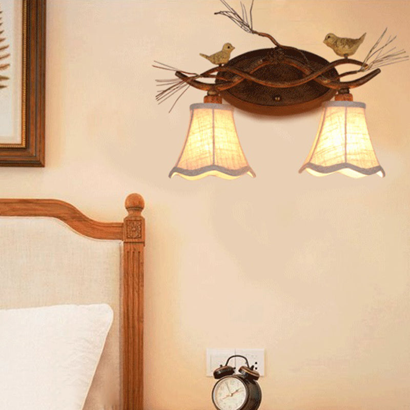 Vivolux | Rust Scalloped Wandverlichting Traditionele Metaal 2/3 Lichten Slaapkamer Wandlamp met Witte Stoffen Schaduw
