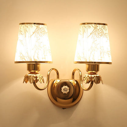 Vivolux | Kromming Wandgemonteerde Lamp Hedendaagse Metallische Gouden Wandlamp met Geometrische Glazen Schaduw