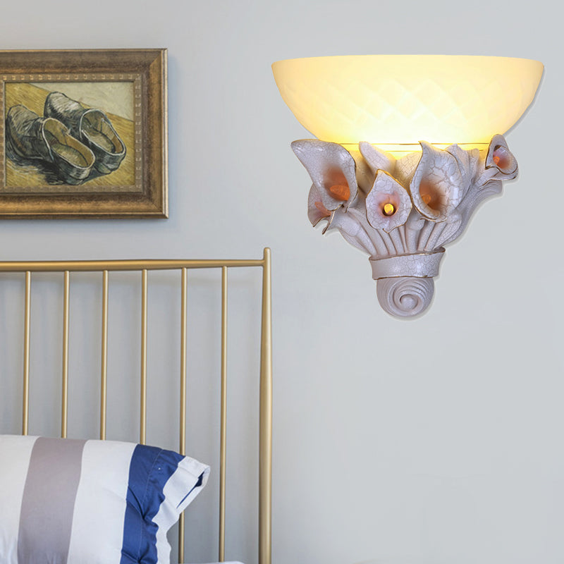 Vivolux | Bowl Witte Glazen Wandlamp Vintage 1 Licht Bedlampje met Geel/Wit Bloem ontwerp