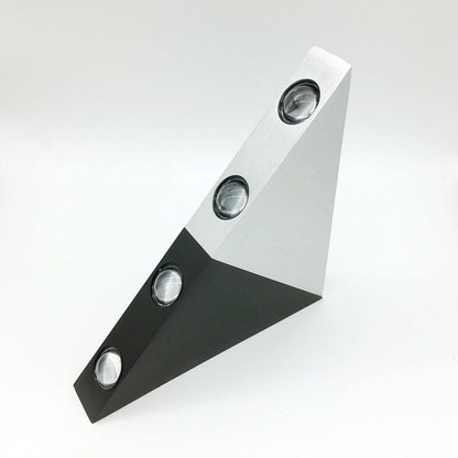Vivolux | TriLumina Prisma LED Wandleuchte | Kreatives Pyramidendesign | Aluminium & Acryl | Farbige Lichtoptionen