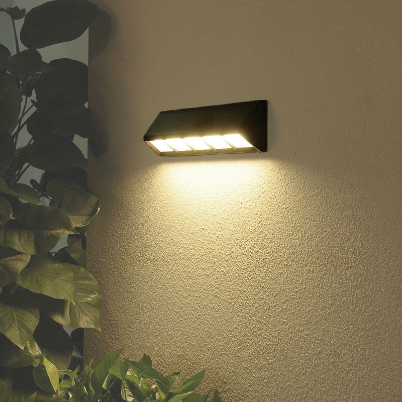 Vivolux | Dreieckige Prisma Metallische LED Wandleuchte Einfachheit Texturiert Schwarze Wandlampe Beleuchtung für Patio